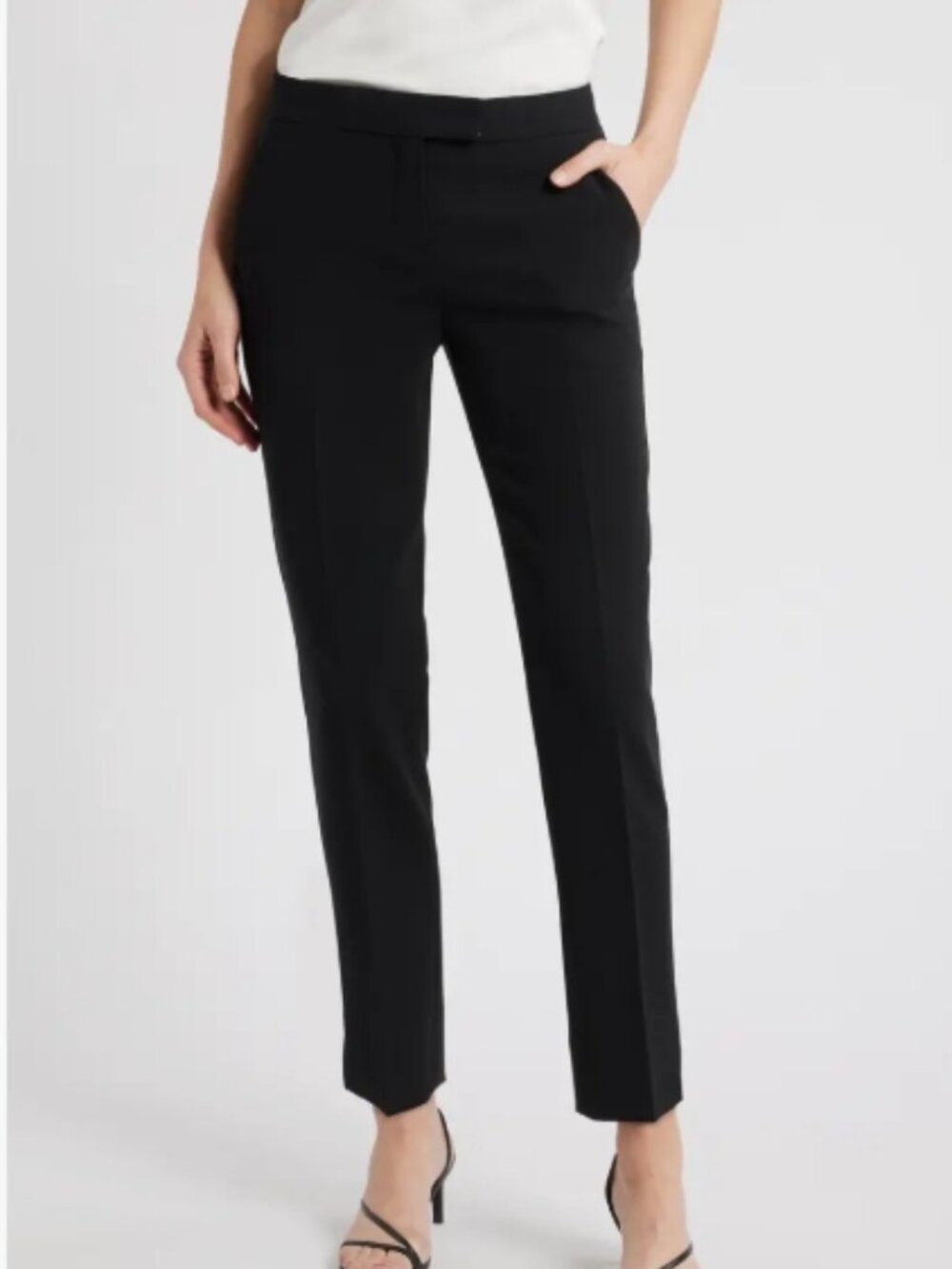 Like New! THEORY Ibbey Admiral Crepe Straight Pants Black Size 4